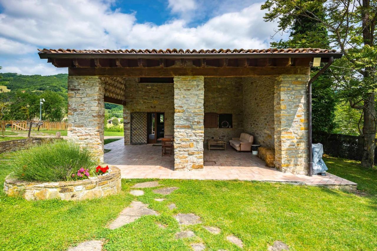 Agriturismo Il Salice Tizzano Val Parma Екстер'єр фото