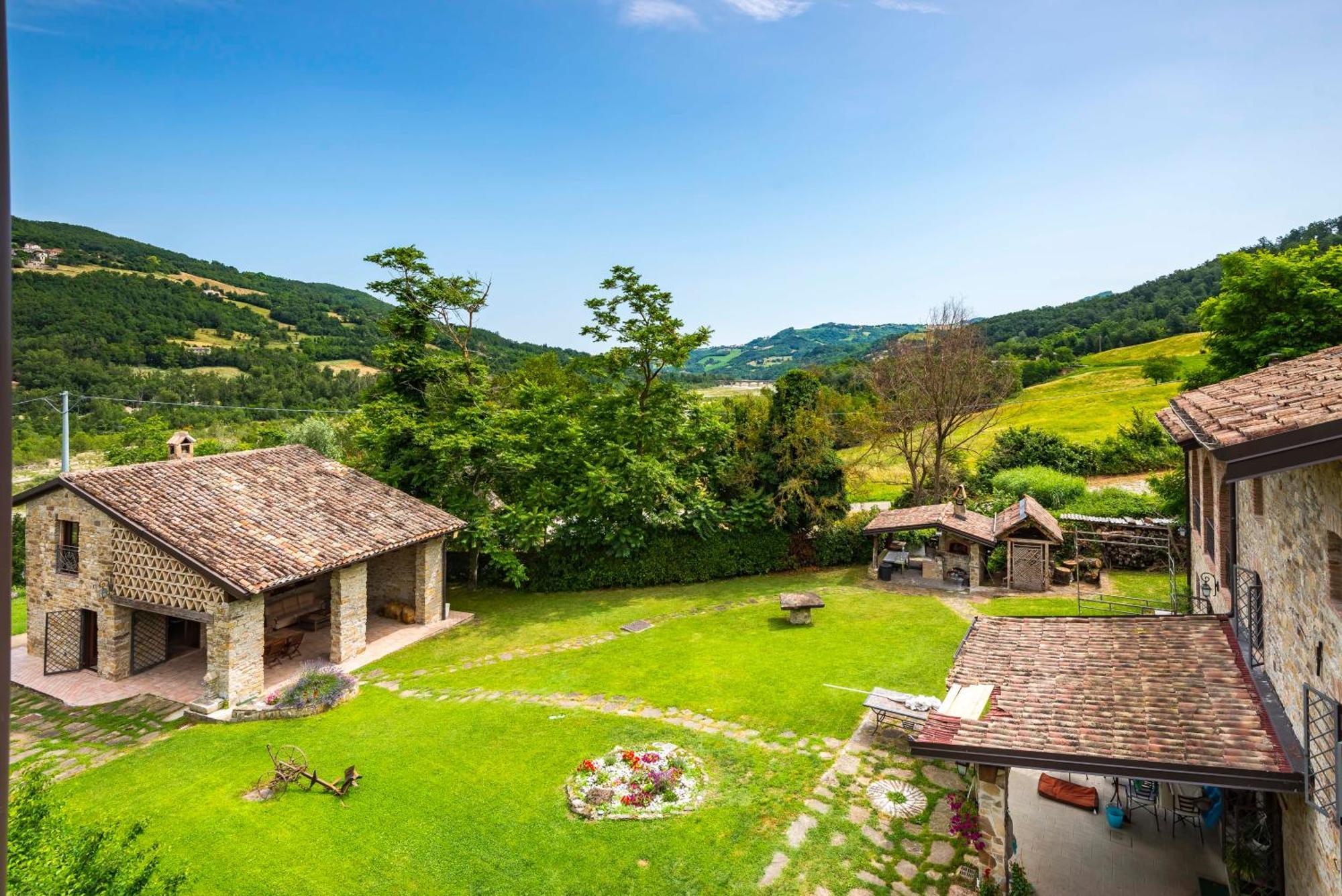 Agriturismo Il Salice Tizzano Val Parma Екстер'єр фото